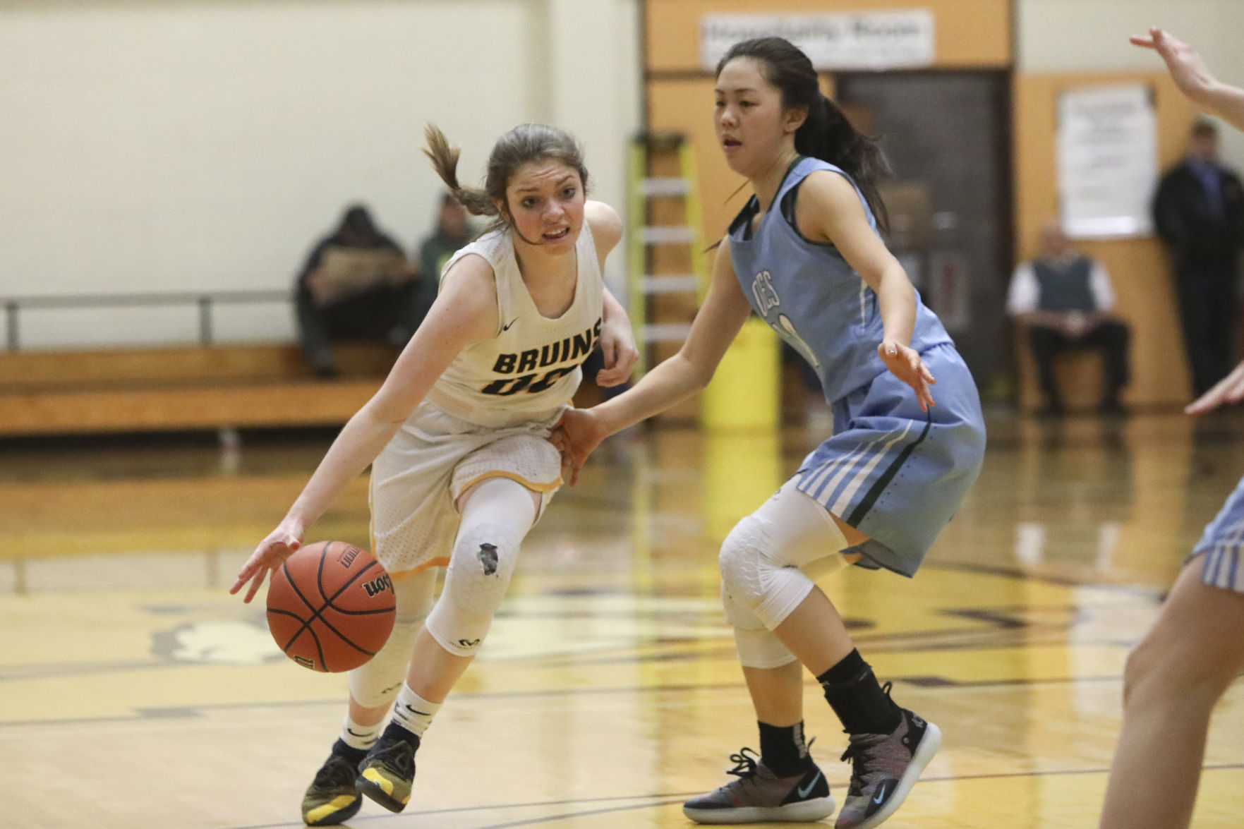 Brookings-Harbor vs. Oregon Episcopal Girls Consolation